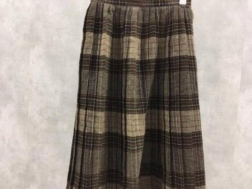 新入荷のシャギーニット