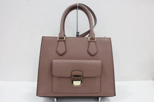 新入荷のバッグ