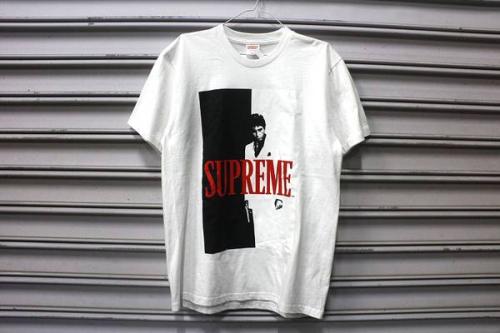 NIKEのSUPREME
