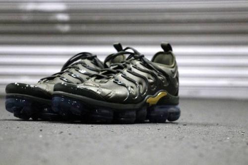 新入荷のナイキ