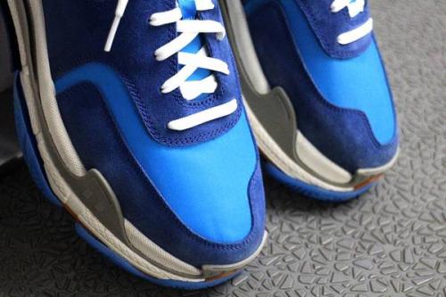 バレンシアガのスニーカー