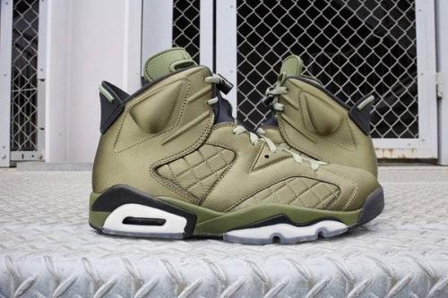 スニーカーの新入荷