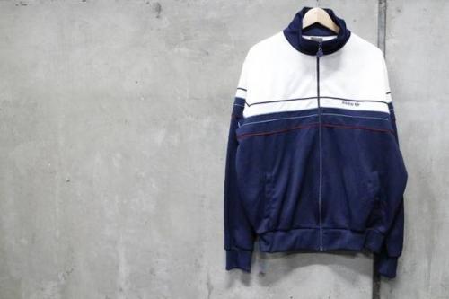 スポーツブランドの新入荷