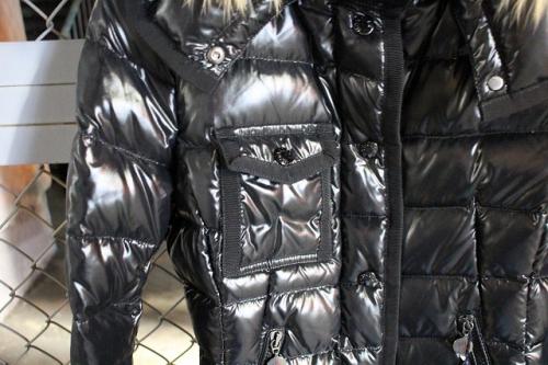 MONCLERのダウン