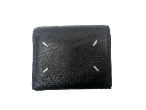 メゾンマルジェラのコンパクトレザーウォレット