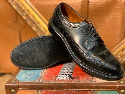 ウィングチップシューズのチャッカブーツ