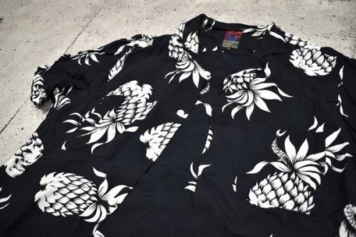 BRU NA BOINNEのハワイアンシャツ