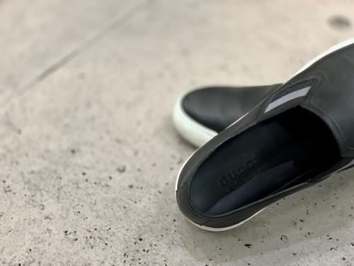 スリッポンのスニーカー