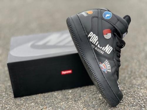 シュプリーム×ナイキのAIR FORCE 1