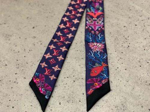 ルイヴィトンのスカーフ