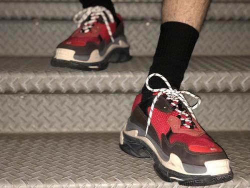 BALENCIAGAのバレンシアガ