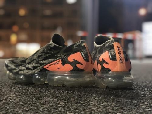 アクロニウム×ナイキのAQ0996-102