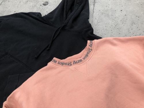 acne studiosのアクネストゥディオズ