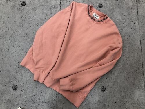 エンボスロゴスウェット