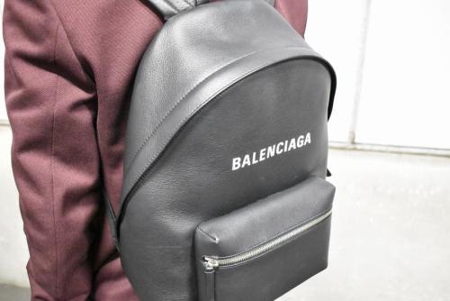 バックパックのキャップ