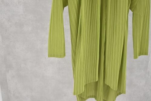 プリーツプリーズのプリーツ　カーディガン　ワンピース