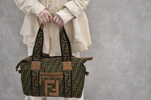 ヴィンテージアイテムのFENDI