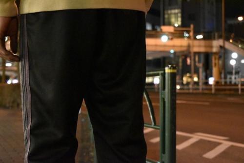 ニードルスのトラックパンツ