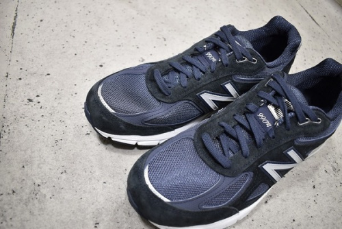 スニーカーのNEW BALANCE