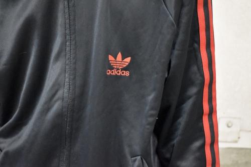 アディダスのNIKE