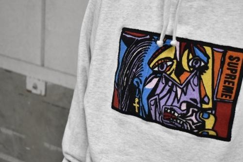 SUPREMEのシュプリーム