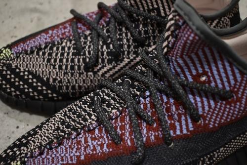 アディダス+カニエウエストのYEEZY BOOST