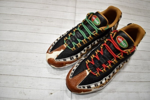 スニーカーのNIKE