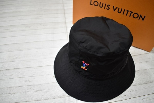 ラグジュアリーブランドのLOUIS VUITTON 　