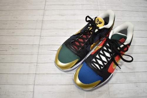 スニーカーのNIKE×UNDEFEATED