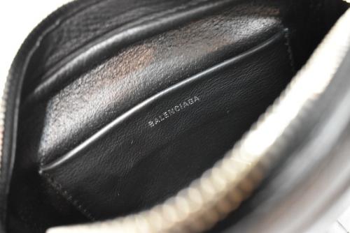 バレンシアガのスモールショルダーバッグ