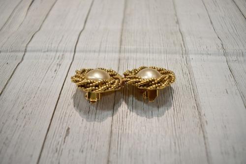 シャネルのパールイヤリング