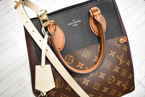 ルイヴィトンのフォールド・トートMM