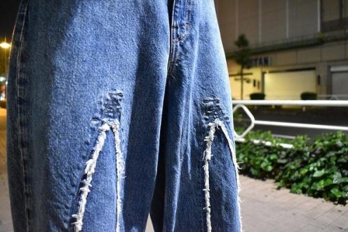 FULL CUT SLASH DENIMのデニム