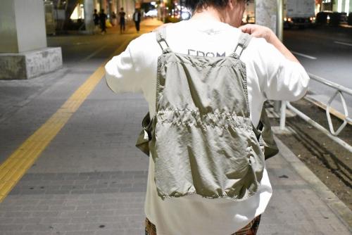 ブラウン　バイ　ツータックスのナイロンベスト