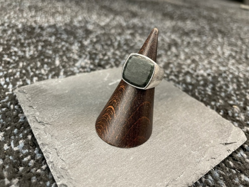 ラグジュアリーブランドのTOM WOOD