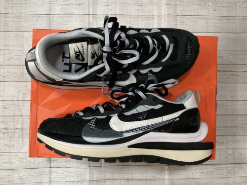 スニーカーのNIKE × SACAI