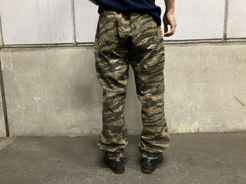 リバーシブルカモキャンバスパンツの立川　新入荷