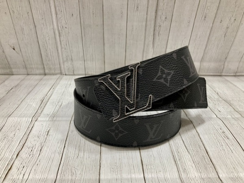 ラグジュアリーブランドのLOUIS VUITTON 　