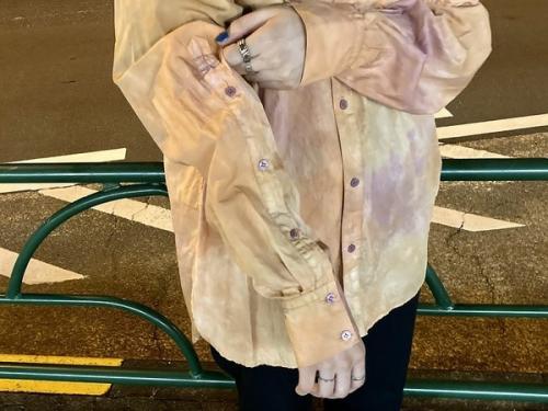 メゾンスペシャルのブラッシュカラーシャツ