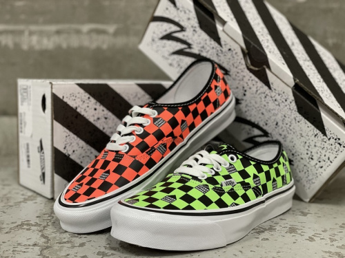スニーカーのVANS × DOVER STREET MARKET