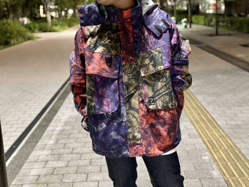 ストリートブランドのSupreme×south2 west8