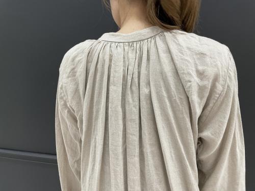 ヤエカのギャザーブラウスロングワンピース