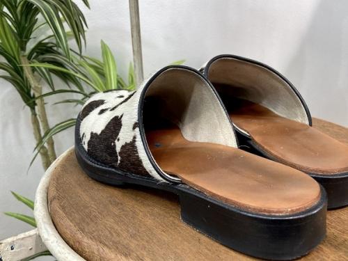 ハラコサンダルのcheak zoo fl-s-chk