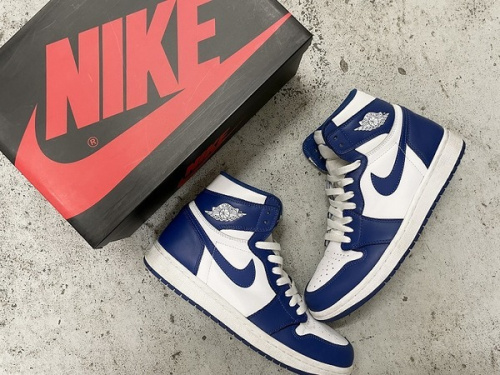 スニーカーのNIKE