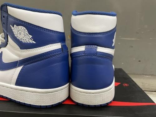AIR JORDAN 1 RETRO HIGH OG STORM BLUEのレアスニーカー