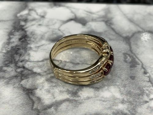 リングのルビーダイヤコンビリング