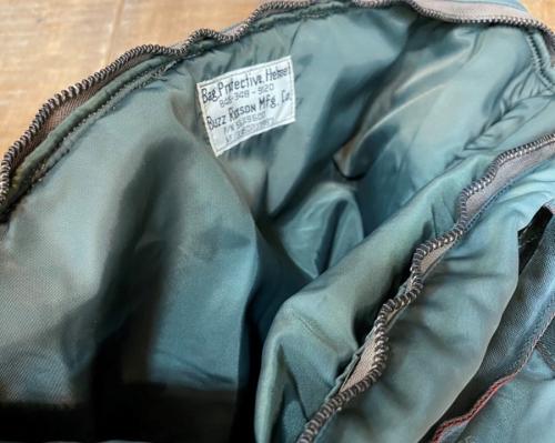 バズリクソンズのヘルメットバッグ