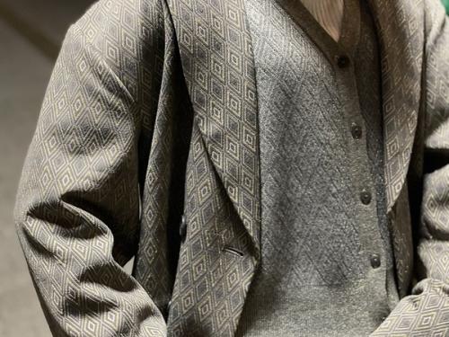 テーラードジャケット　2WAY GLITTER JACQUARD CARDIGAN　GLITTER JACQUARD PANTSのセットアップ