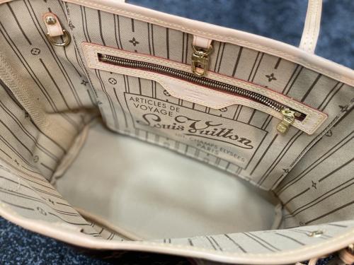 トートバッグのネヴァーフル