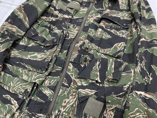 アンダーカバイズムの再構築ミリタリージャケット